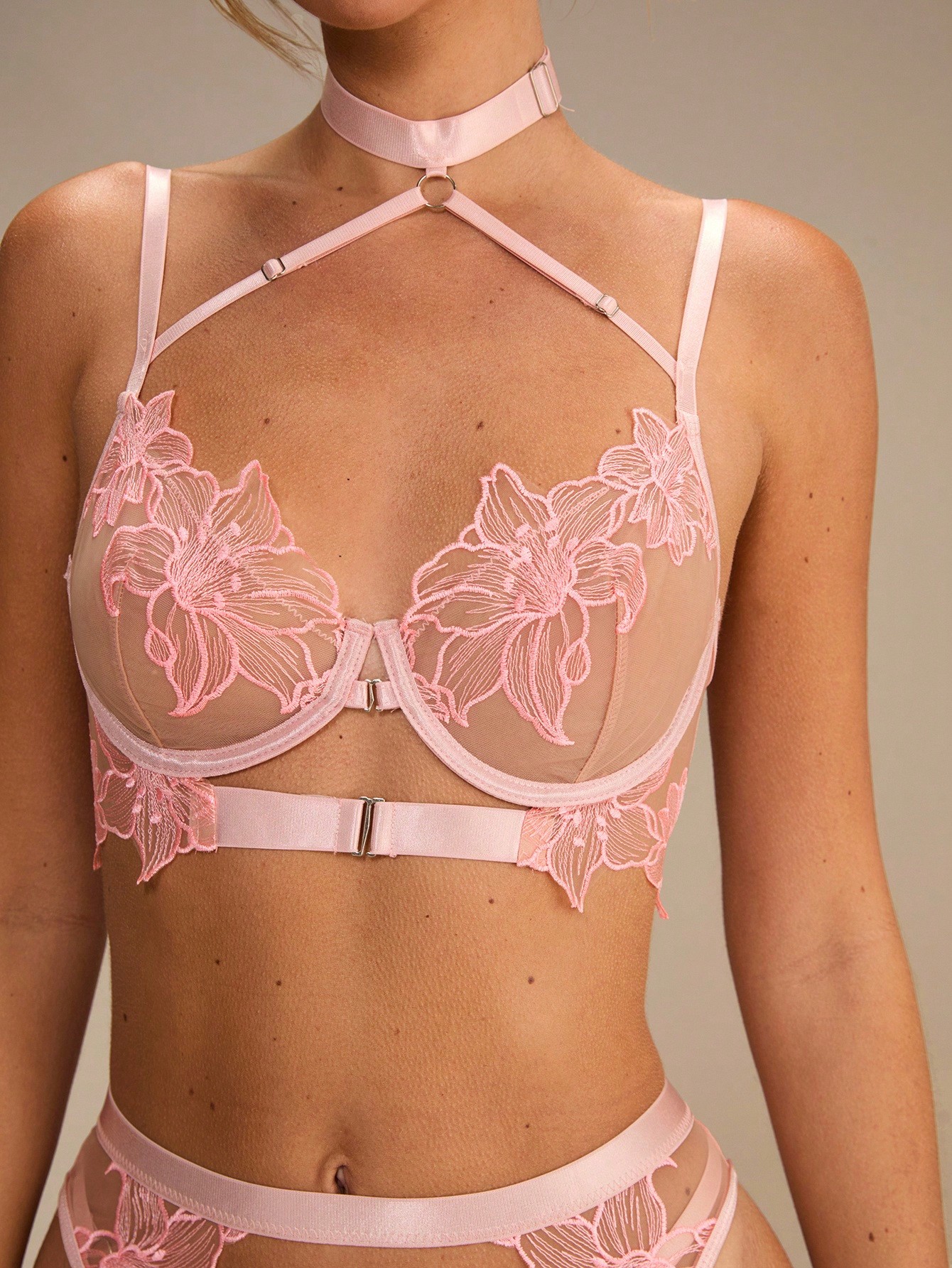 Pink Floral Lace Sheer Front-O - Sheer Bra Lace recensie en prijs